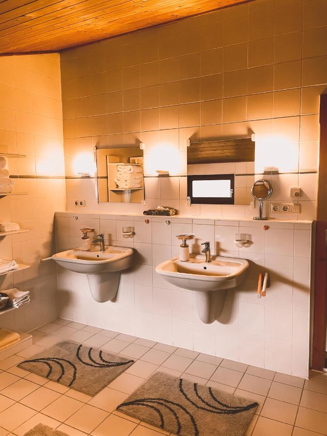 Naturnahes Familienchalet Mit Garten - Wifi - Netflix - Nur 15 Minuten Vom Chiemsee Und 35 Minuten Von Muenchen Entfernt Vogtareuth Экстерьер фото