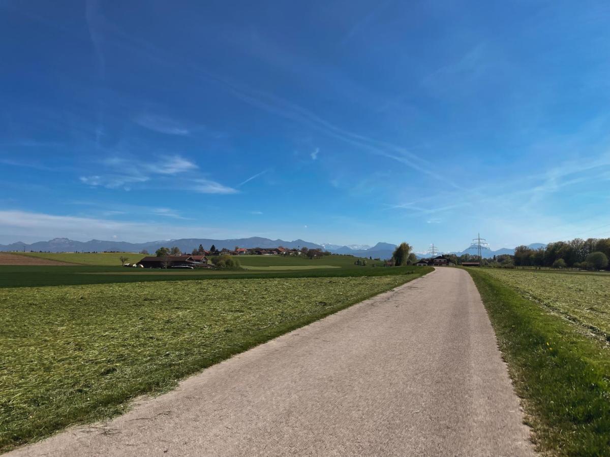 Naturnahes Familienchalet Mit Garten - Wifi - Netflix - Nur 15 Minuten Vom Chiemsee Und 35 Minuten Von Muenchen Entfernt Vogtareuth Экстерьер фото